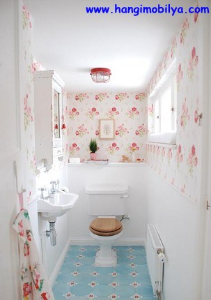 banyo-dekorasyonunda-duvar-kagidi-kullanimi03
